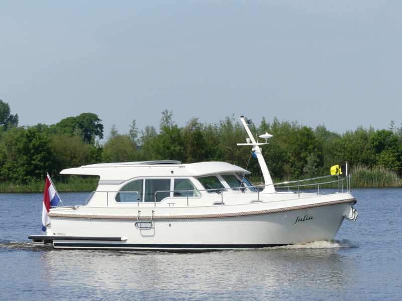 yacht charter sneek holland